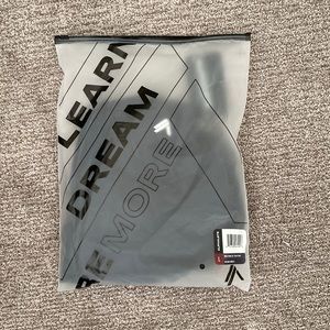 BRAND NEW LARGE ALPHALETE HUNTER GREEN EMBLEM BOX TEE!